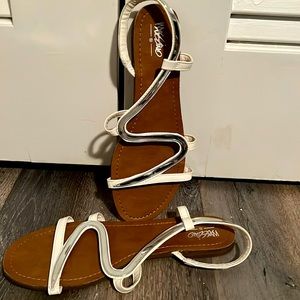 Women’s Mossimo White & Silver Sandals